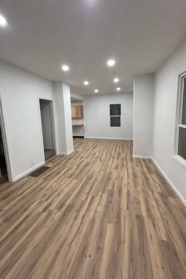 1621 S Taylor St - Photo 3 of 7