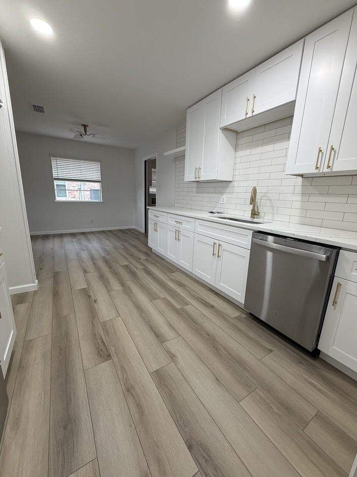 6526 Forest Grv - Photo 2 of 6