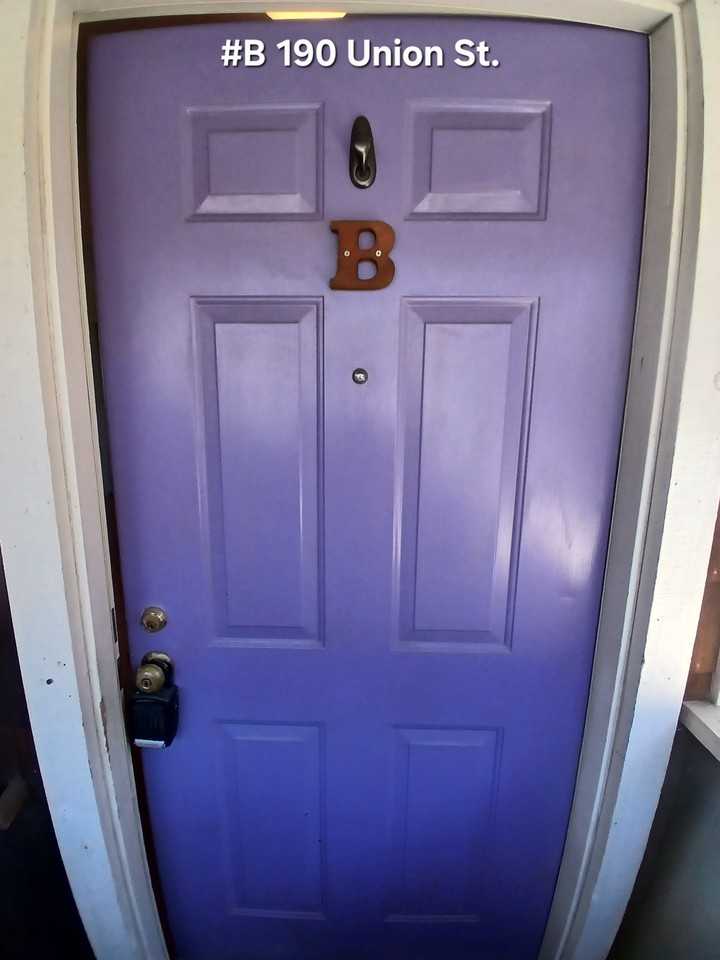 190 Union St #B - Photo 4 of 16