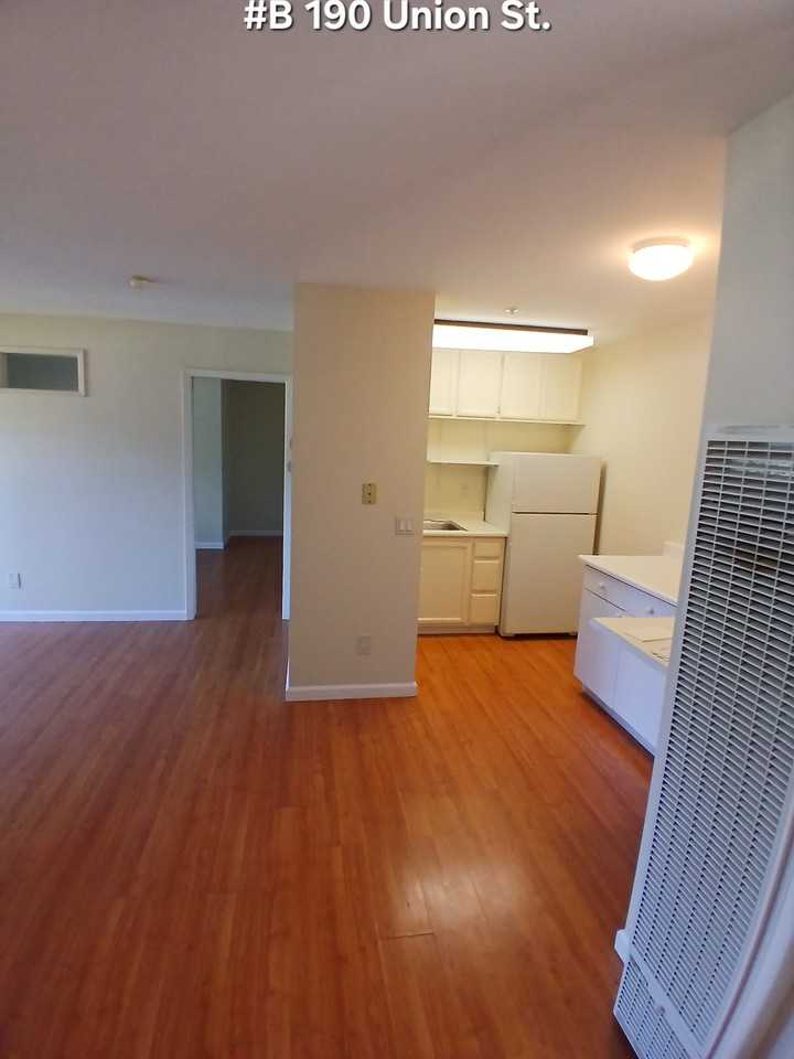 190 Union St #B - Photo 5 of 16