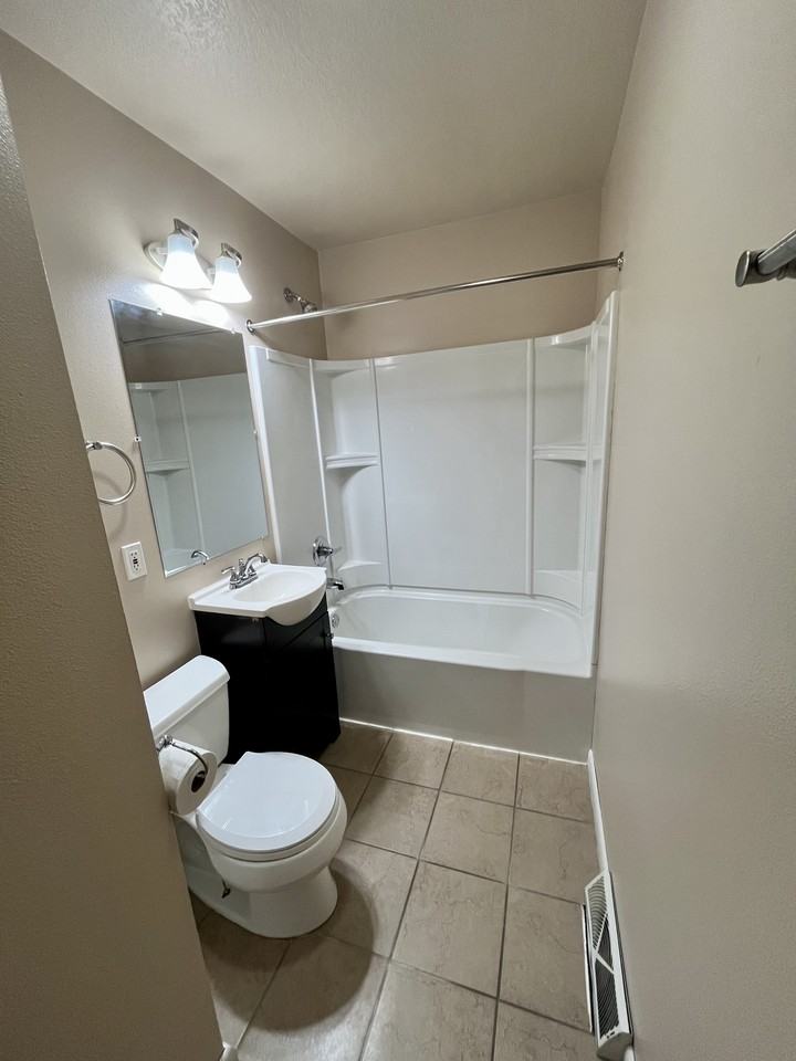 3107 59th St - Photo 3 of 6