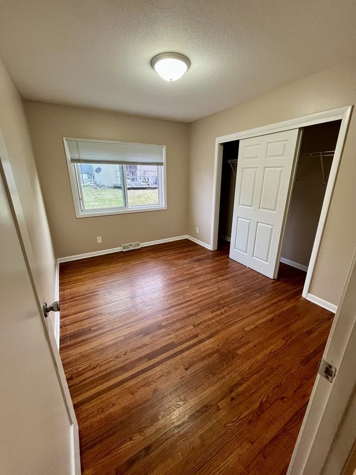 3107 59th St - Photo 5 of 6