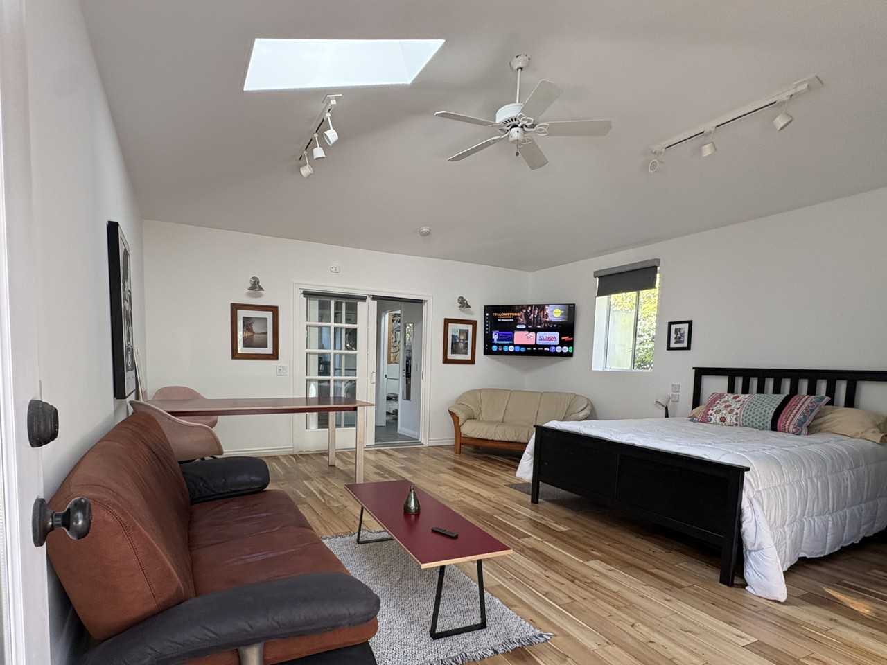 3139 Veteran Ave - Photo 2 of 17