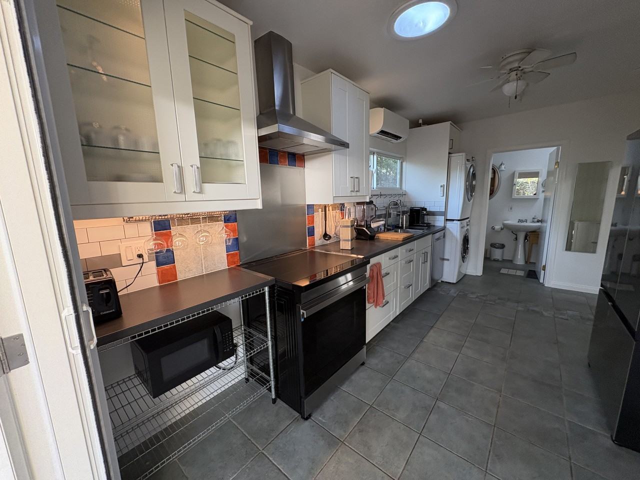 3139 Veteran Ave - Photo 3 of 17