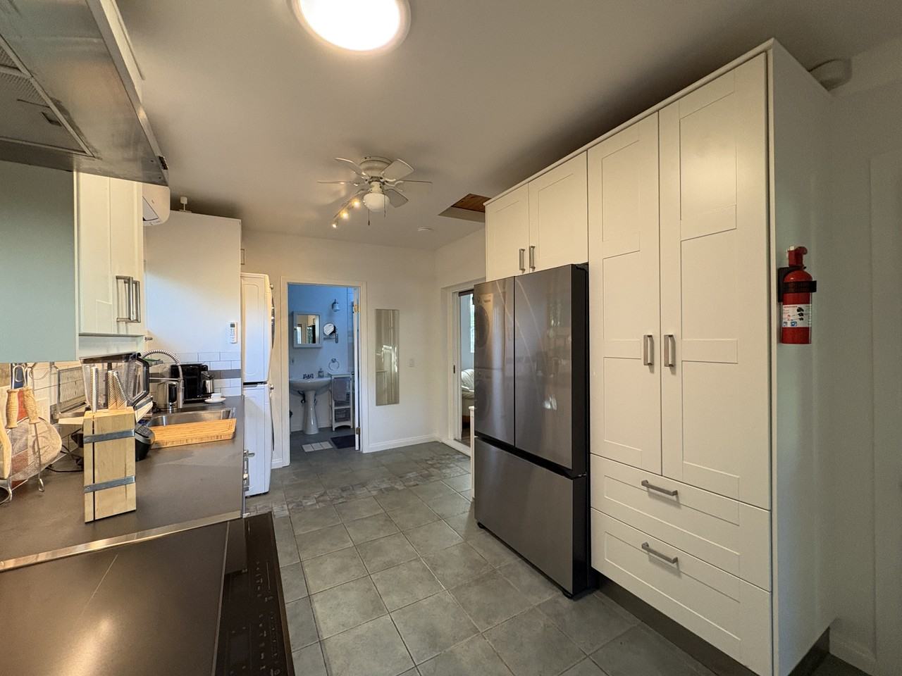 3139 Veteran Ave - Photo 4 of 17