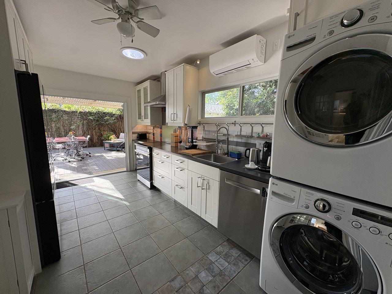 3139 Veteran Ave - Photo 5 of 17