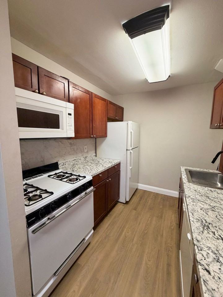 Hill Manor/Edgemont Terrace - Photo 7 of 7