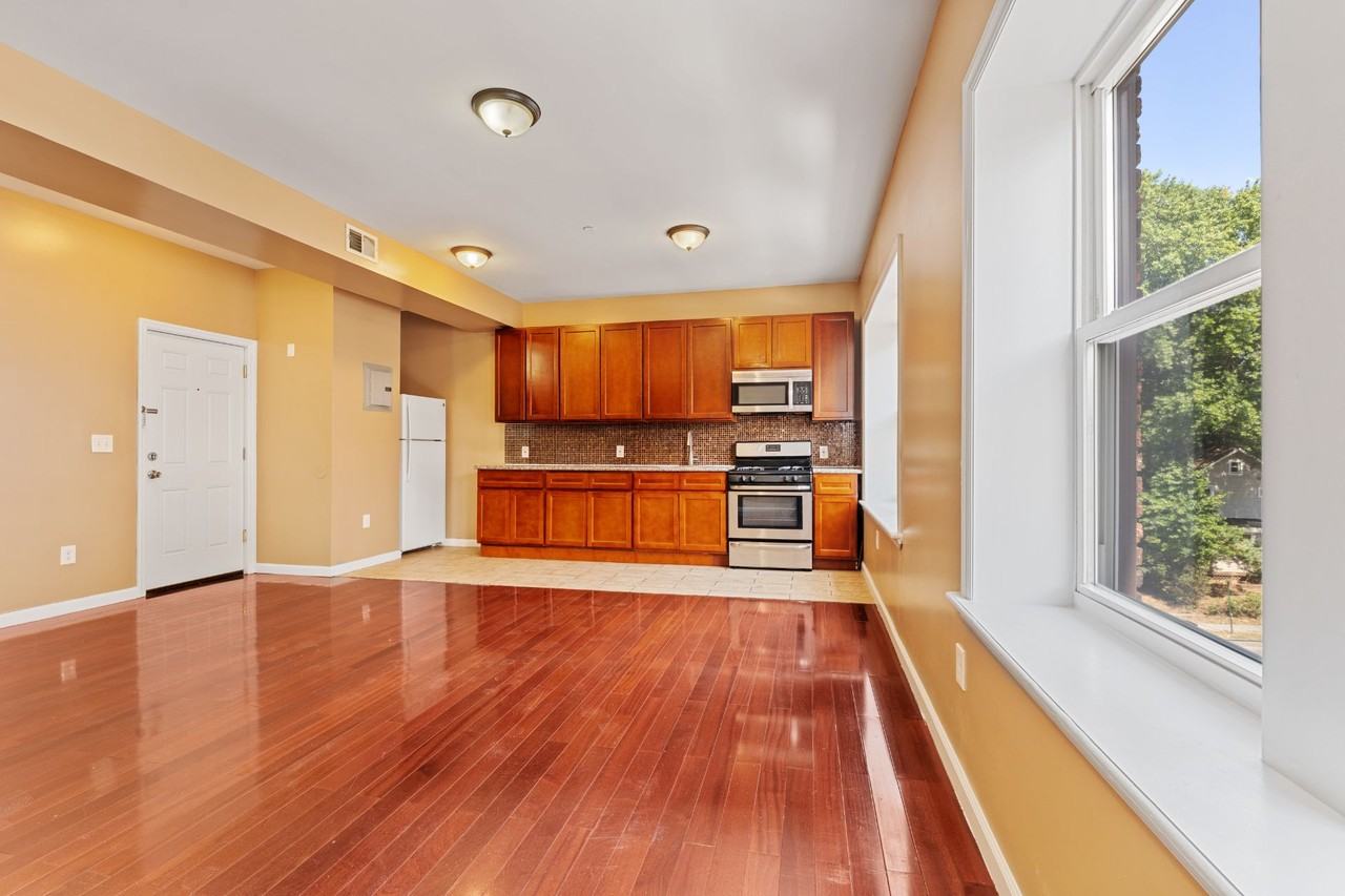 39 North Burnett Steet - Photo 2 of 5