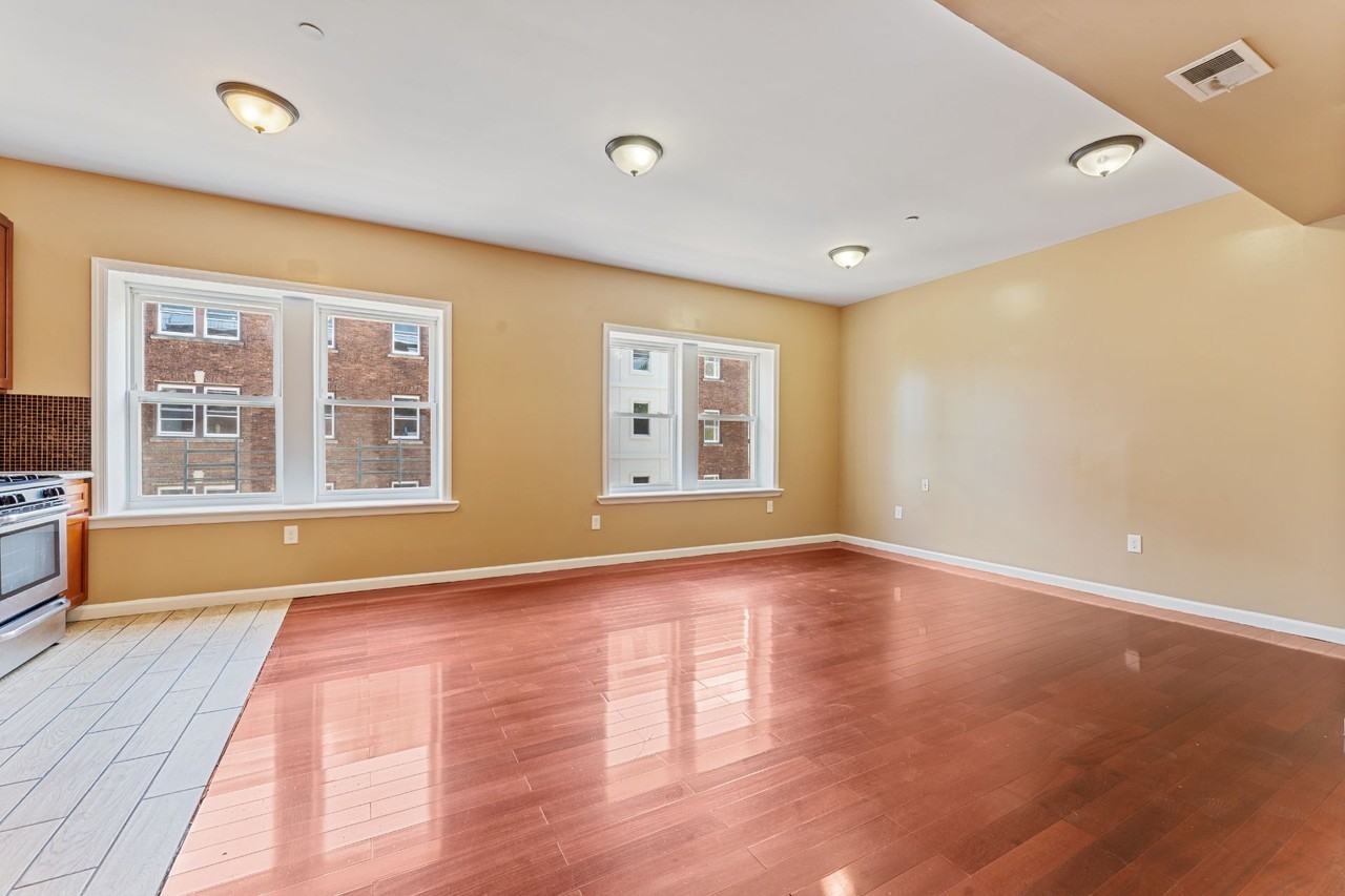 39 North Burnett Steet - Photo 3 of 5