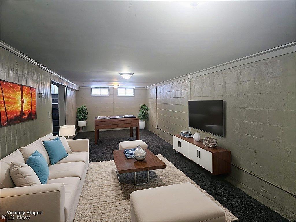 9516 Alexander Rd - Photo 5 of 14