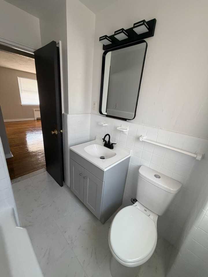 2029 Alsace Rd - Photo 7 of 11