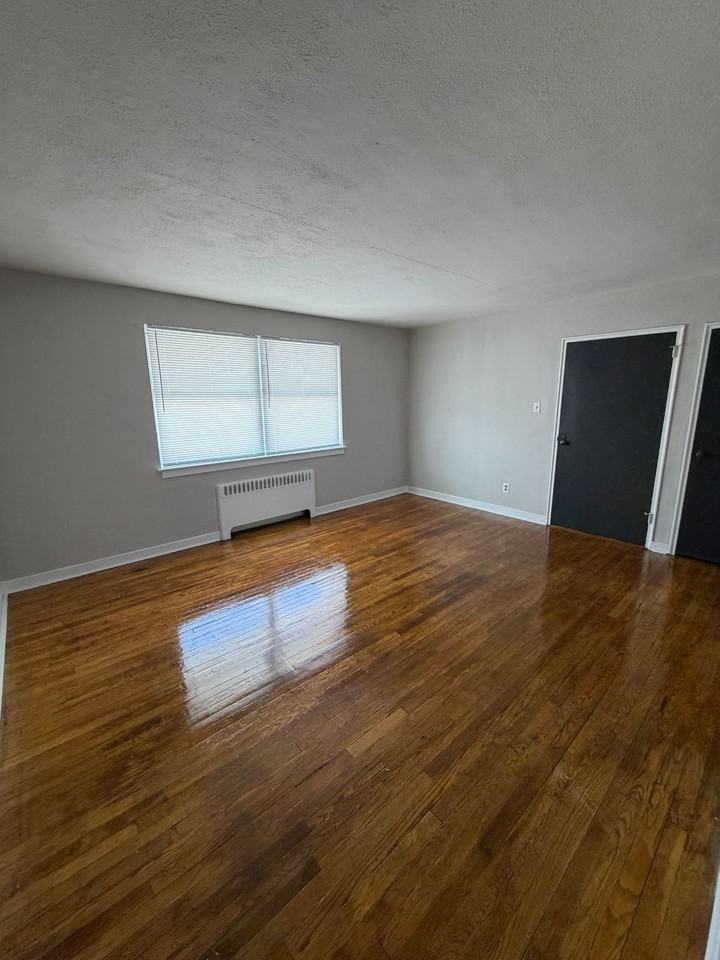 1941 Alsace Rd - Photo 2 of 11