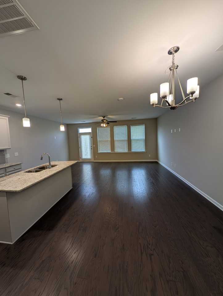 204 Netherlands Blvd - Photo 4 of 19