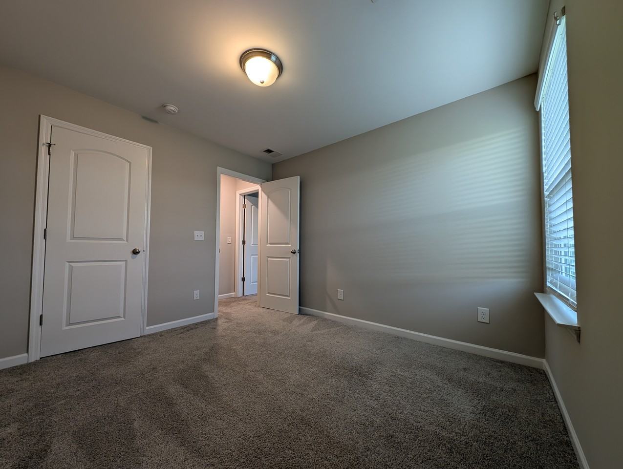 204 Netherlands Blvd - Photo 7 of 19