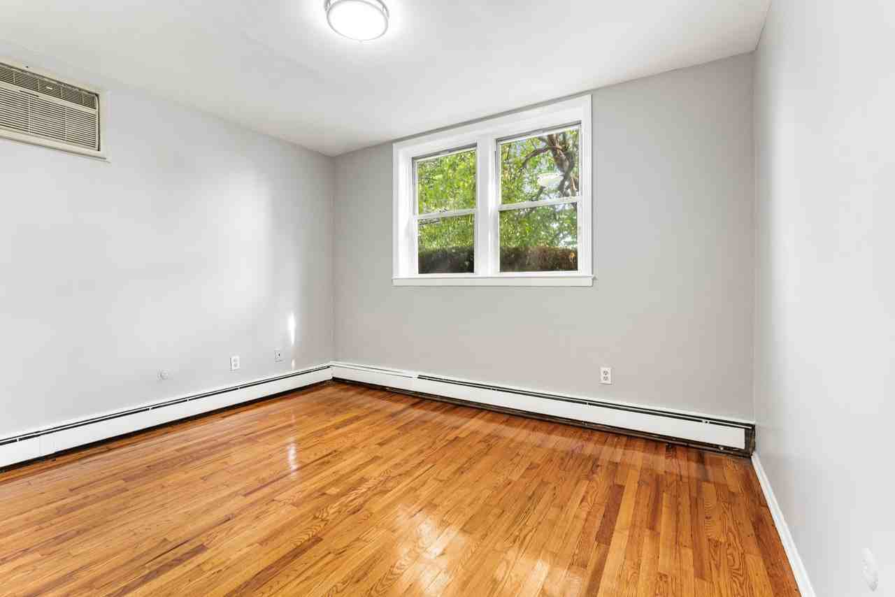 137 West Jersey Street - Photo 2 of 5