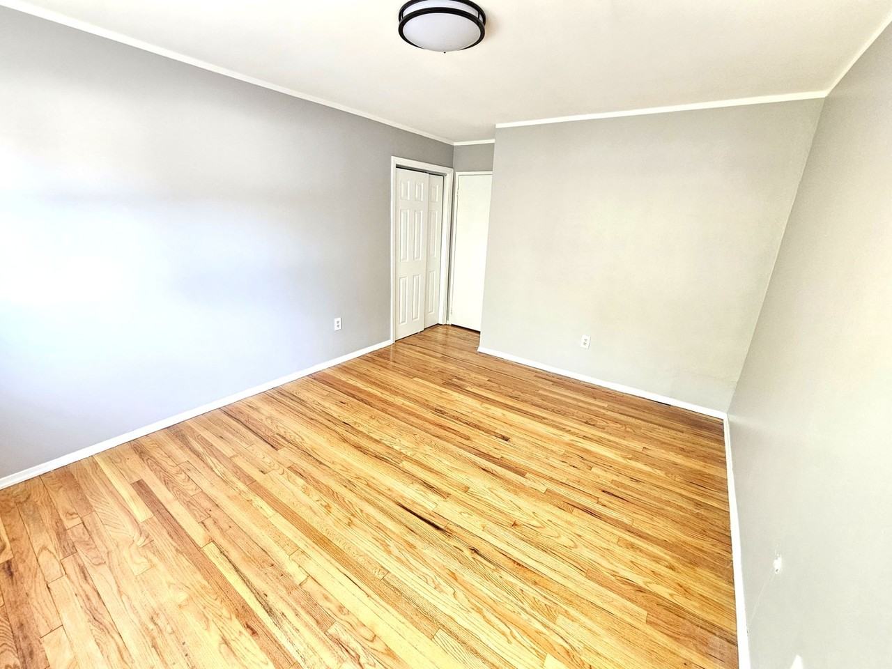 849 Jersey Avenue - Photo 2 of 10