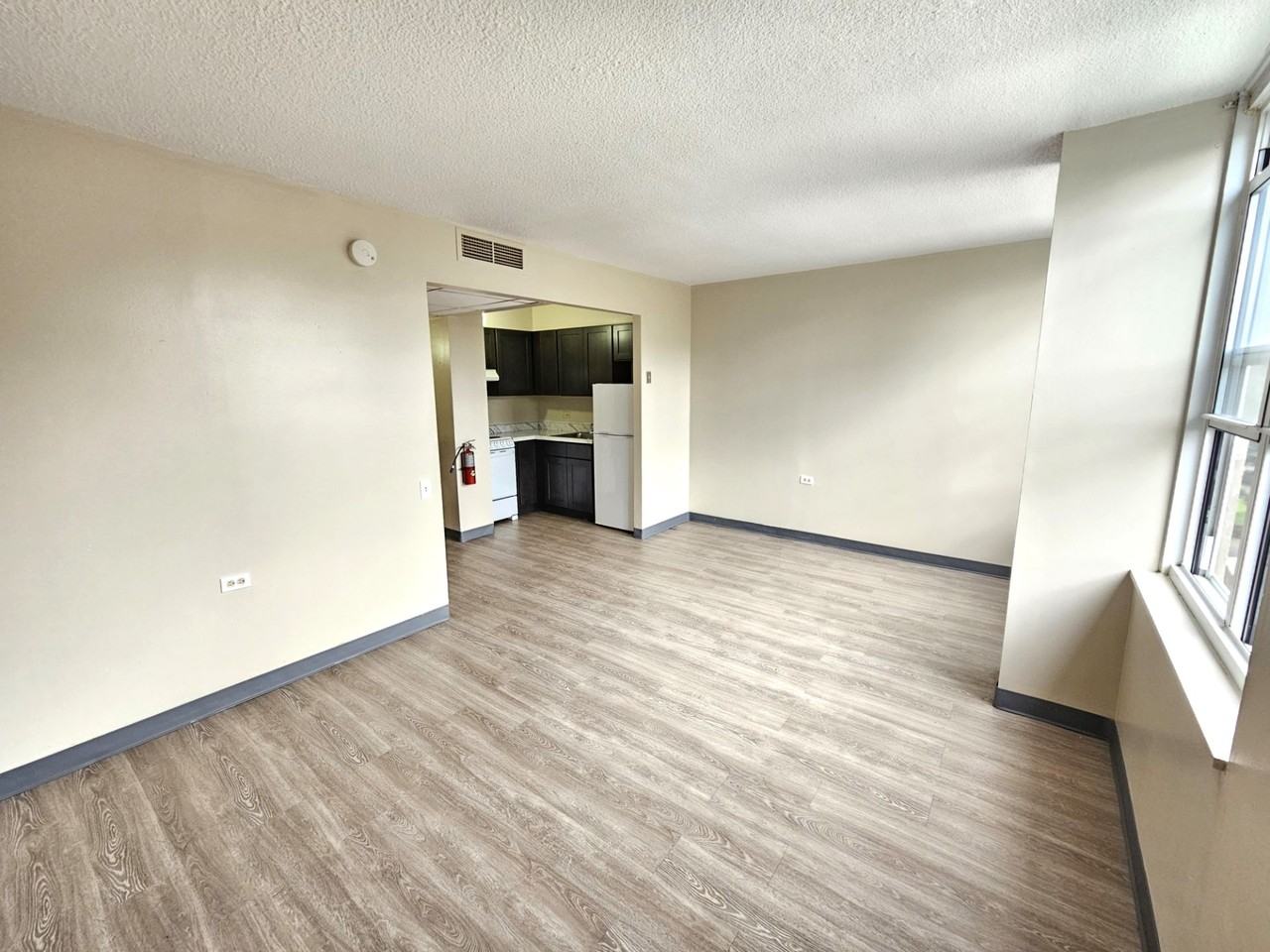 Luther Towers - Photo 7 of 8