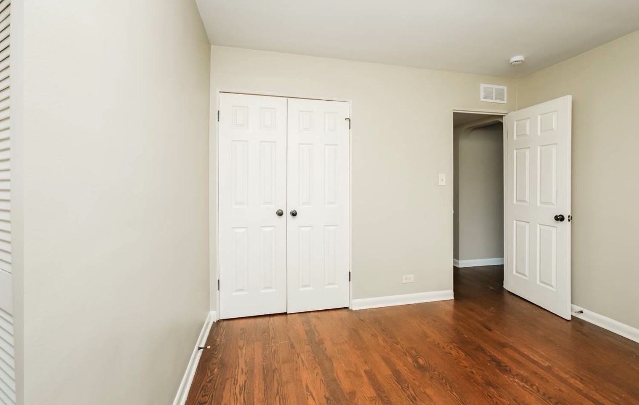 10114 S California Ave #811 - Photo 3 of 8