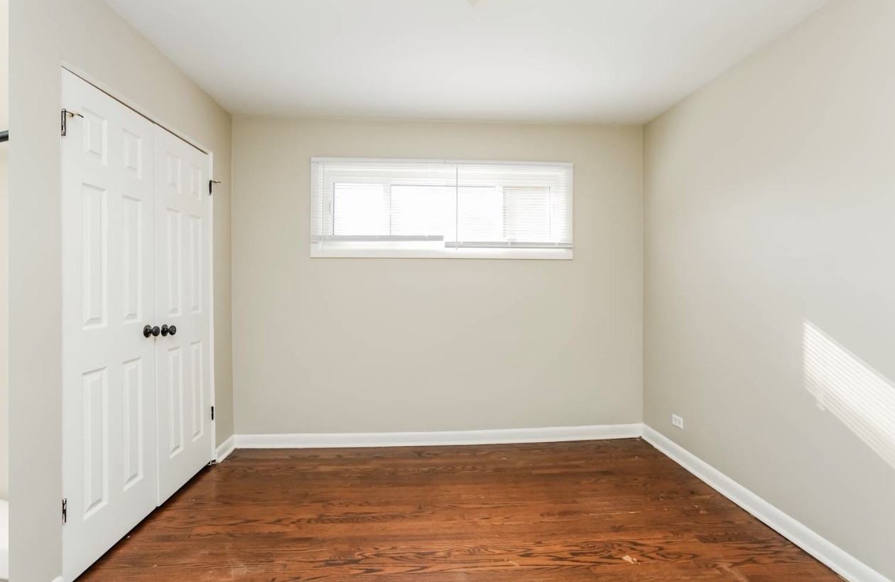 10114 S California Ave #811 - Photo 7 of 8