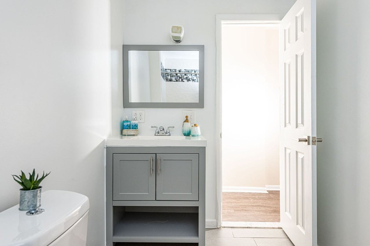 300 Main St Apartments - Photo 4 of 7