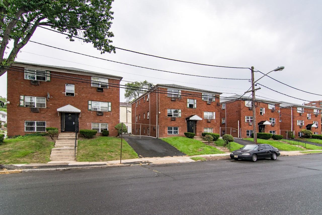 286 Eastern ParkWay - Photo 7 of 7