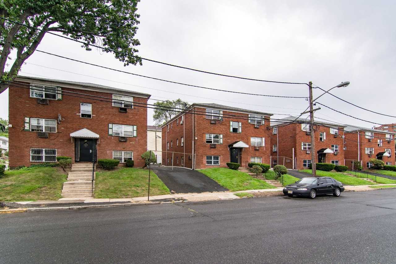 306 Eastern ParkWay - Photo 7 of 7