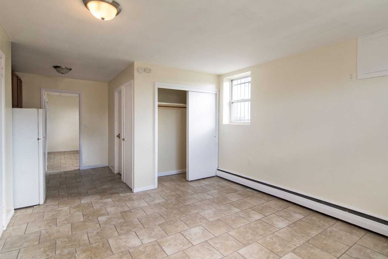 316 Eastern ParkWay - Photo 2 of 7