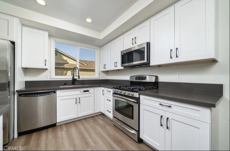 523 N Larkin Dr - Photo 2 of 17