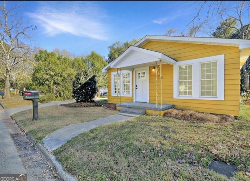 305 Chestnut St - Photo 2 of 15