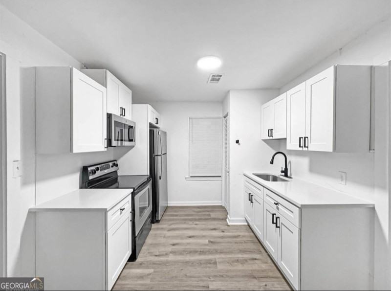 305 Chestnut St - Photo 7 of 15