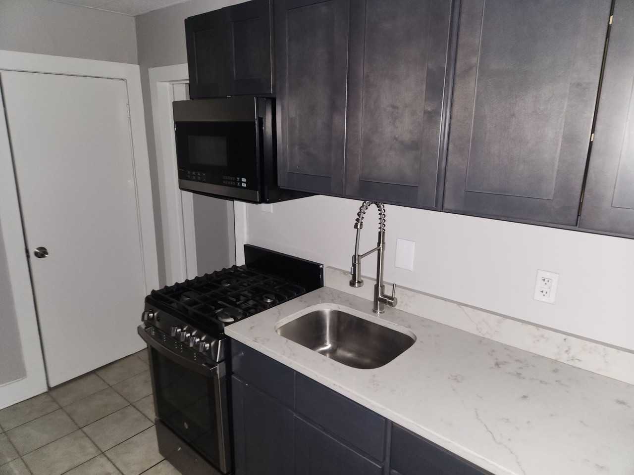 307-317 William St Apartments - Photo 2 of 3