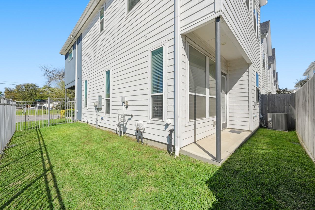 4002 Elser St - Photo 3 of 20