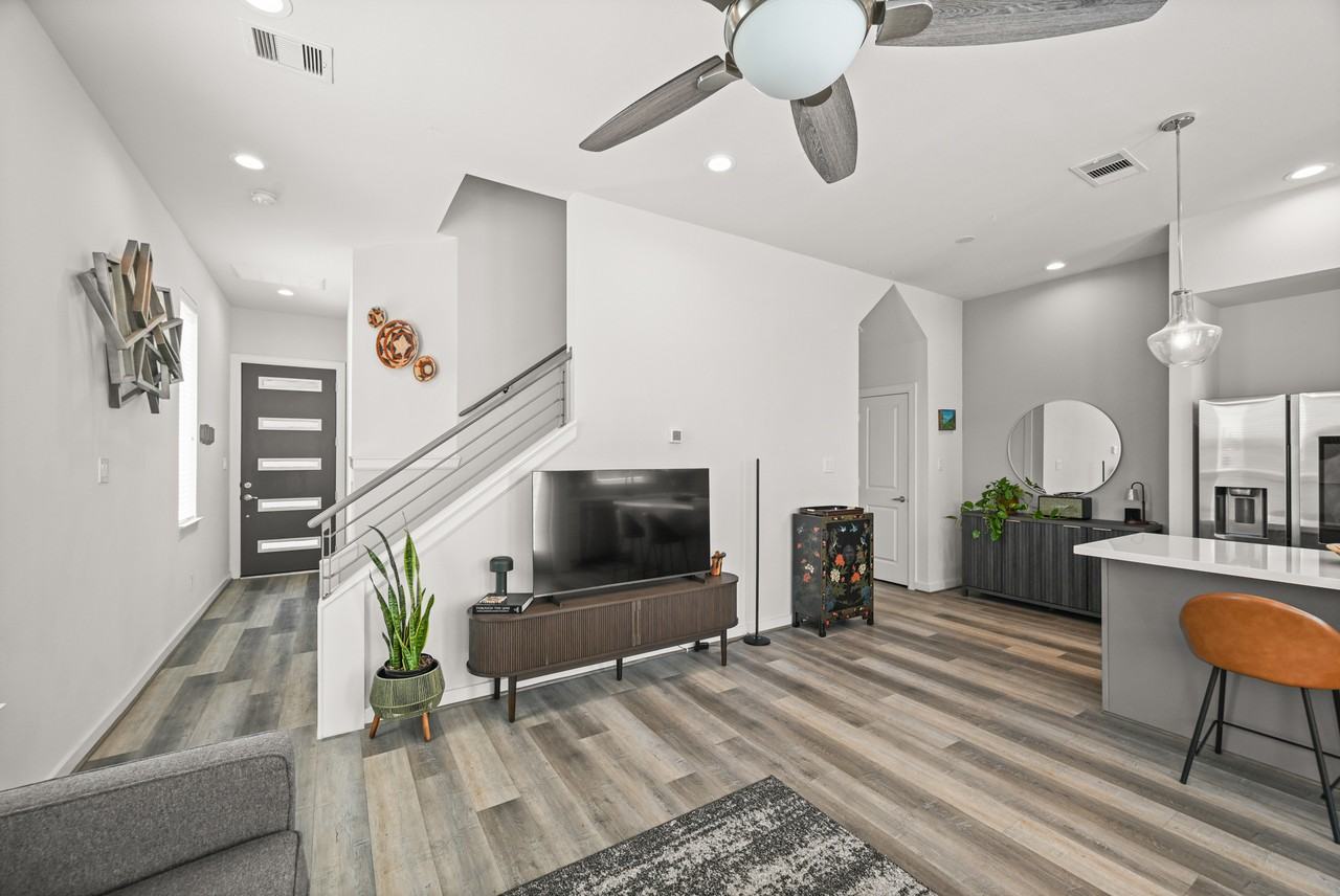 4002 Elser St - Photo 5 of 20