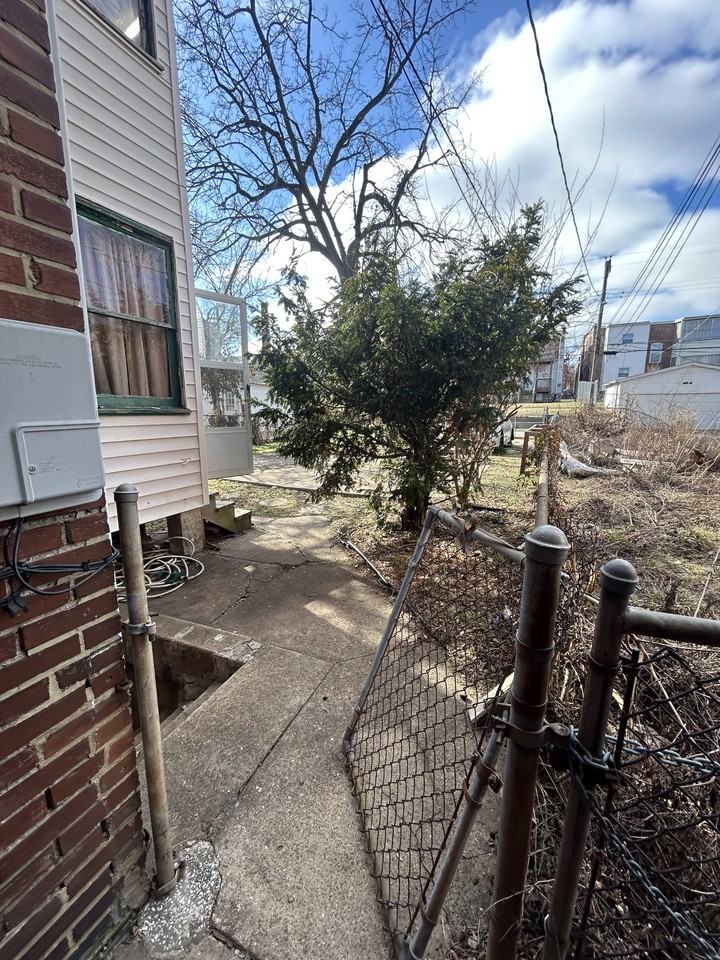 5124 Northland Ave - Photo 5 of 20