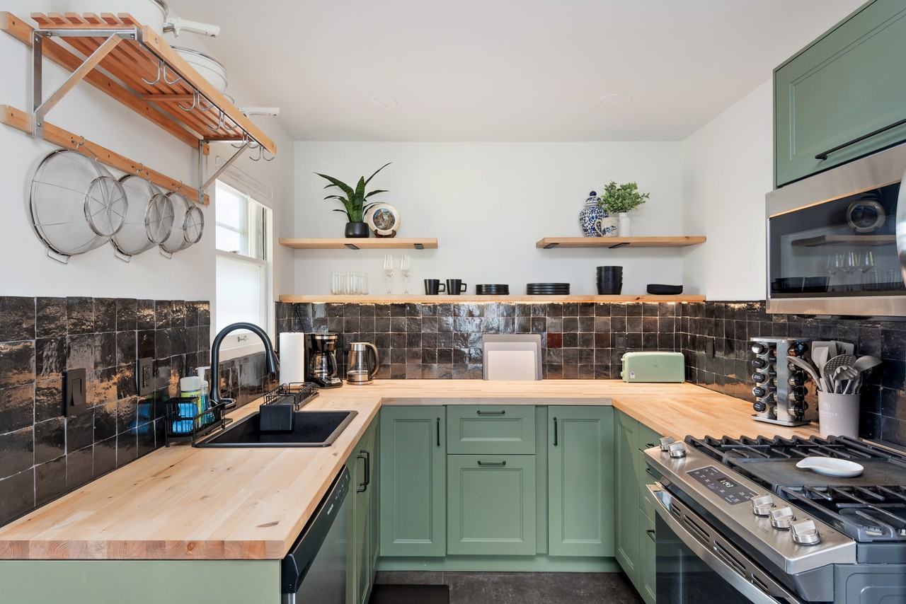 6248 Ne Wasco St - Photo 2 of 17