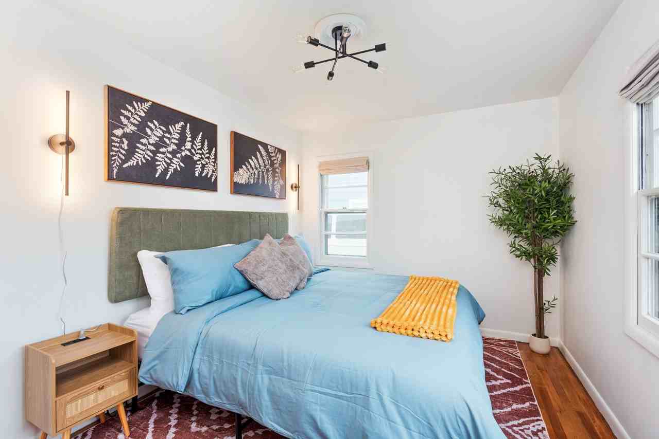 6248 Ne Wasco St - Photo 3 of 17