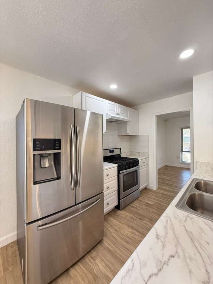 6206 Hopes Ferry St - Photo 4 of 14