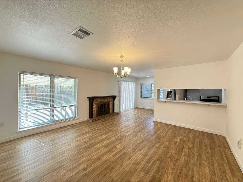 6206 Hopes Ferry St - Photo 5 of 14