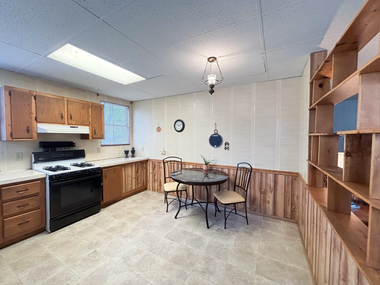 1522 Wilkes Ave - Photo 4 of 10