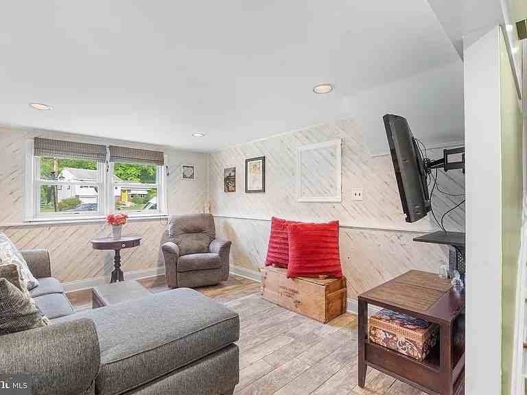 5 Valley View Ct - Photo 7 of 14