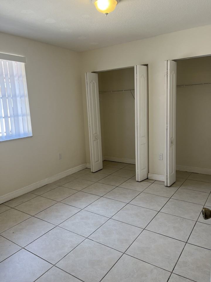 3607 Sw 29th St #3607 - Photo 2 of 18