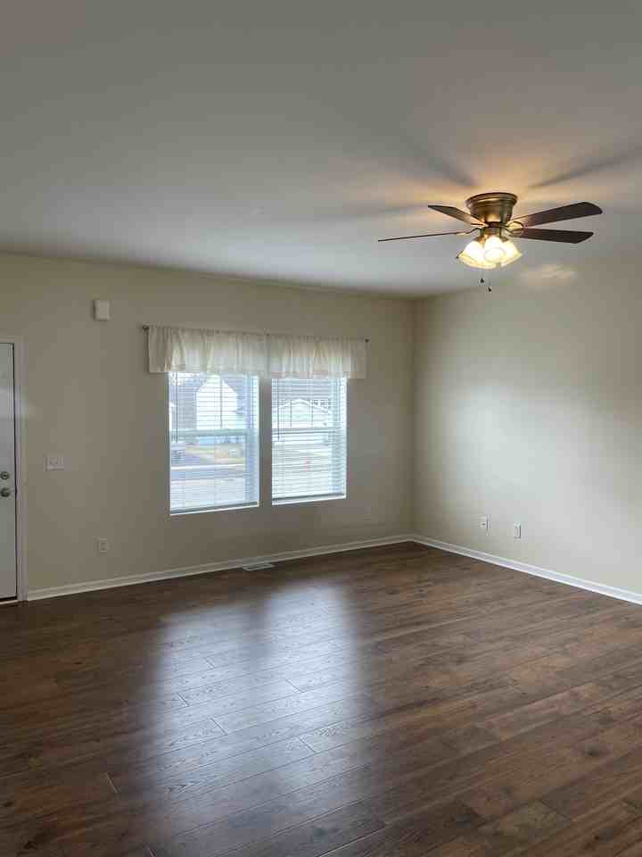 820 Dewars St #NA - Photo 2 of 19