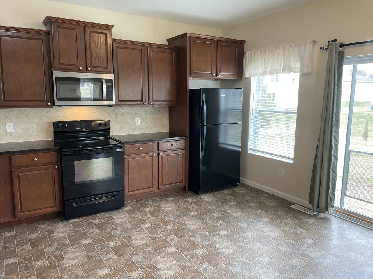 820 Dewars St #NA - Photo 3 of 19