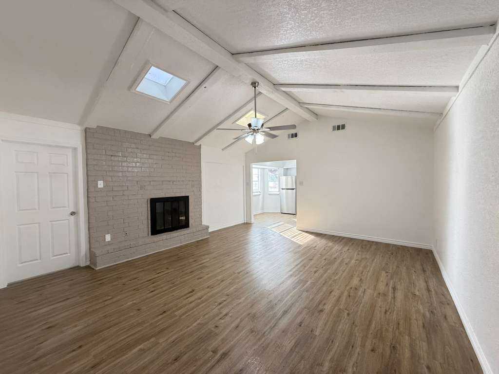 4510 Briargrove St - Photo 4 of 17