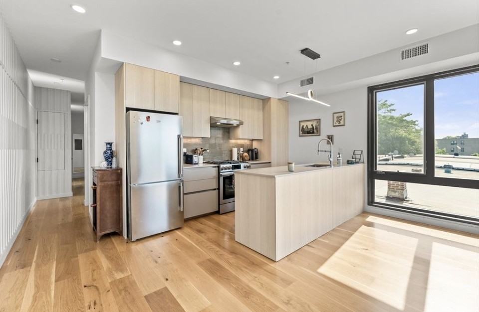 191 Condor St #9 - Photo 2 of 20