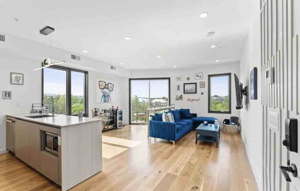 191 Condor St #9 - Photo 4 of 20