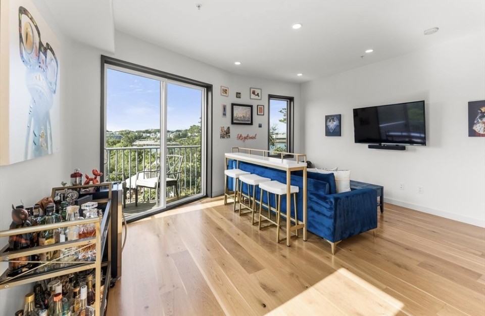 191 Condor St #9 - Photo 5 of 20