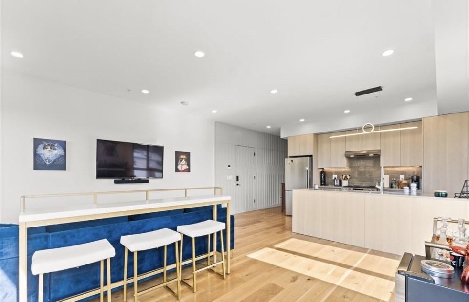 191 Condor St #9 - Photo 6 of 20