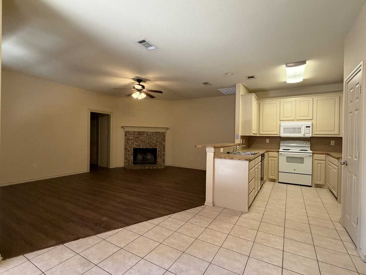 5801 Swords Dr - Photo 3 of 19