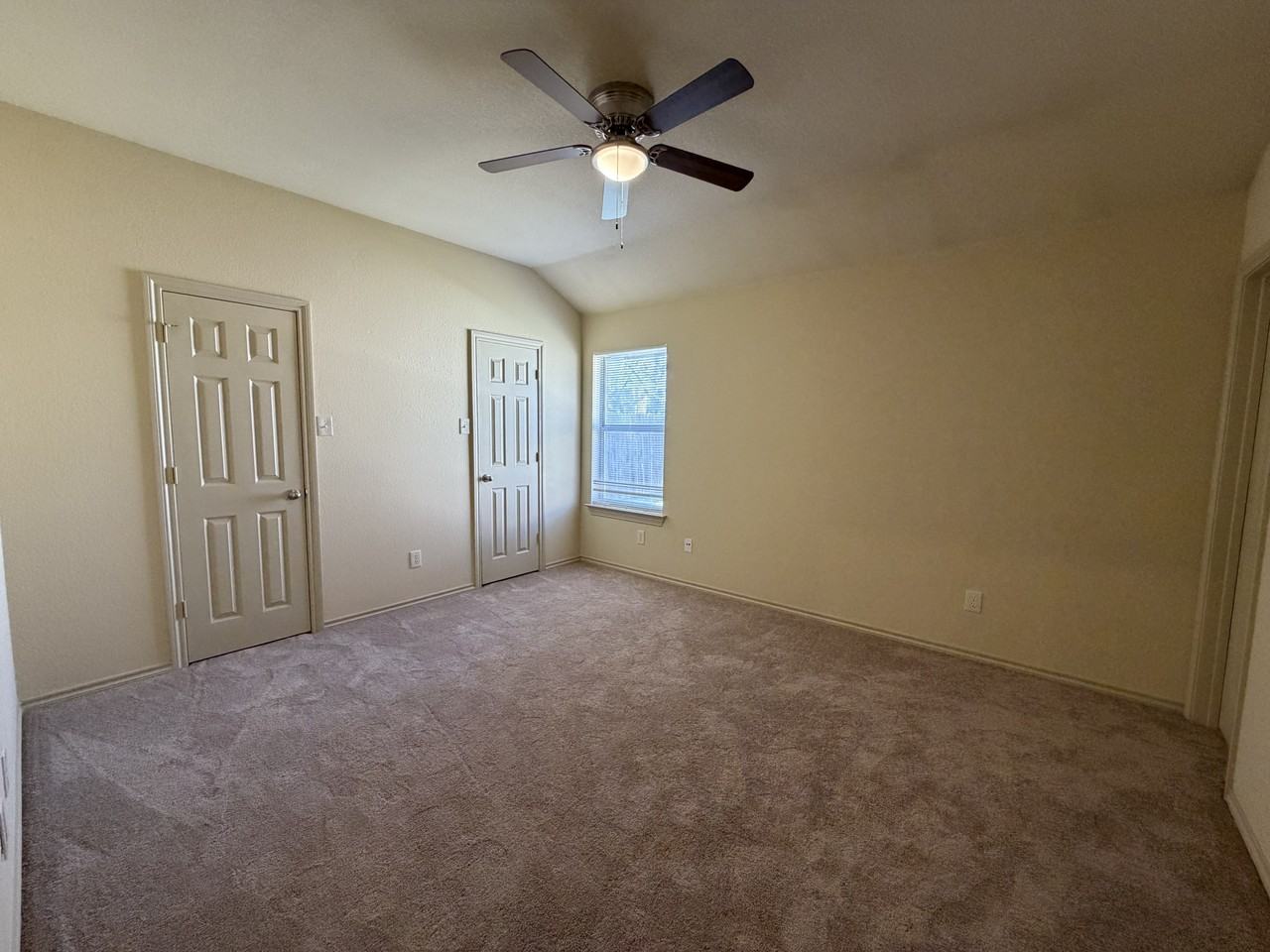 5801 Swords Dr - Photo 5 of 19